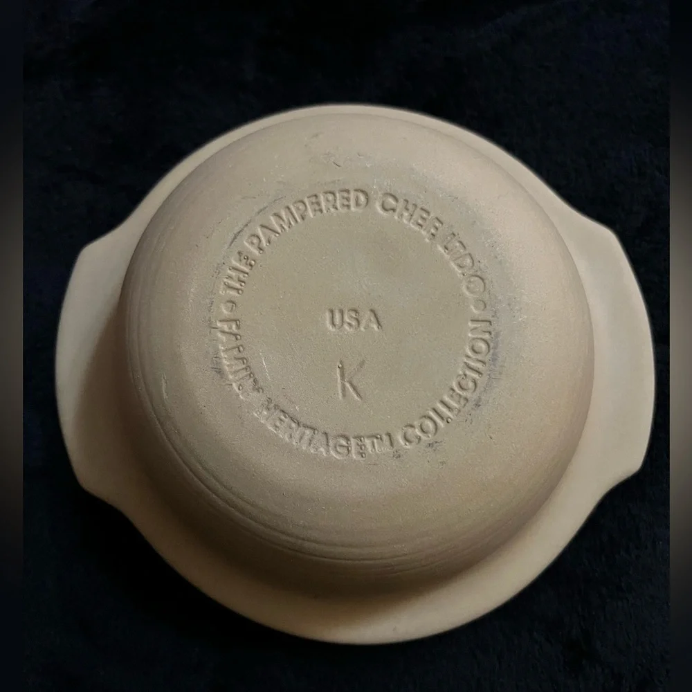 Pampered Chef Stoneware Baking Bowl Roaster Family Heritage Collection 10" - Picture 7 of 8
